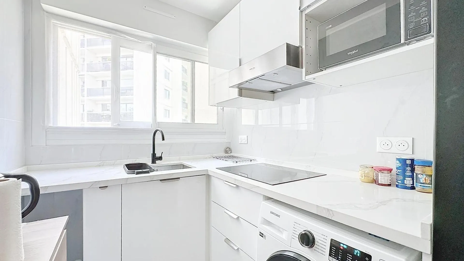 114 - Renove De Luxe Pour 4 Personnes * Paris