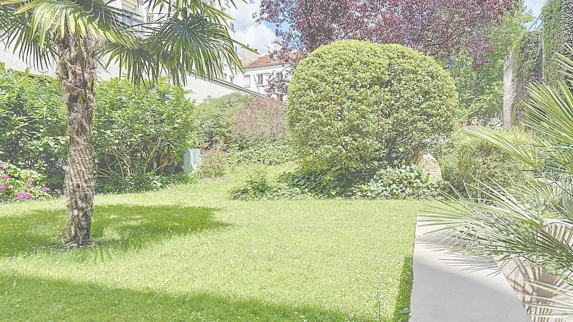 114 - Renove De Luxe Pour 4 Personnes Paris